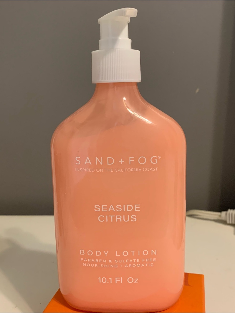 Sand + Fog Seaside Citrus Body Lotion 10,1 fl oz.